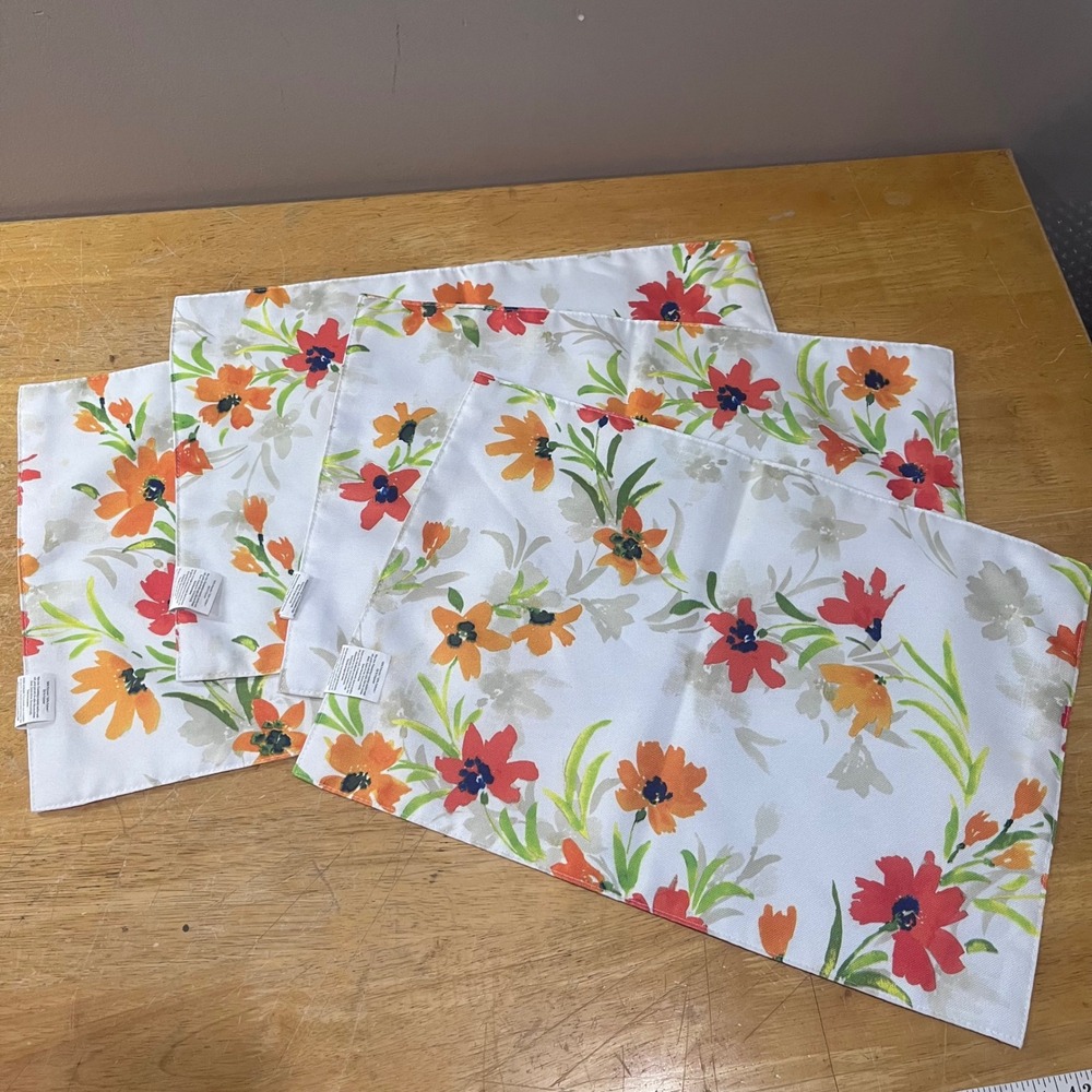 Fiesta Floral Placemats Set of 4 White Orange Red Watercolor Breezy Floral 18x13